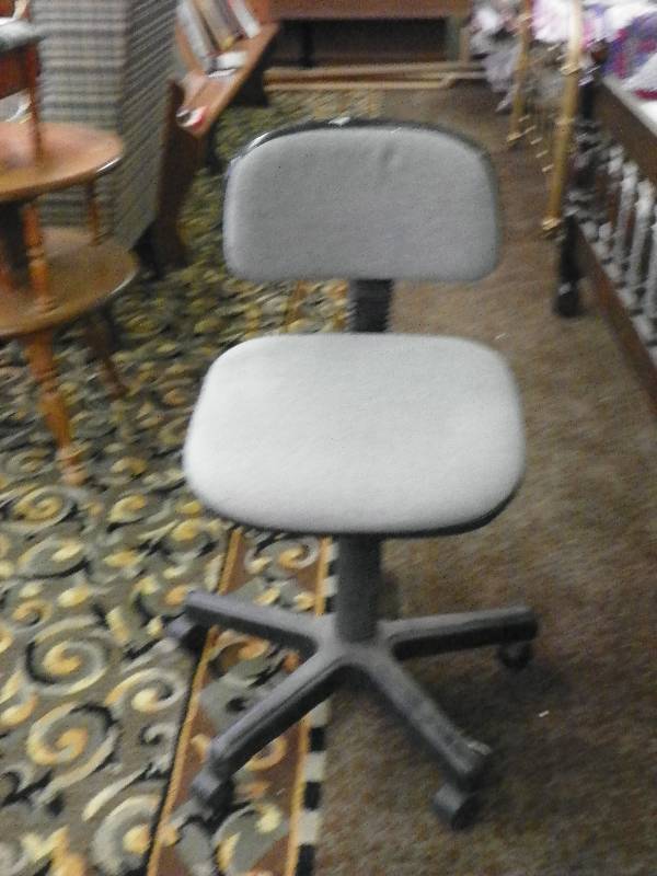 Rolling flexible deskoffice chair, gray, adjustable