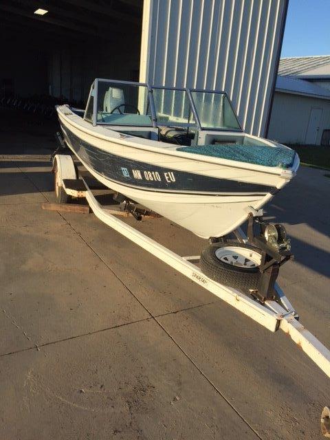 1984 Crestliner 165 Aluminum Boat
