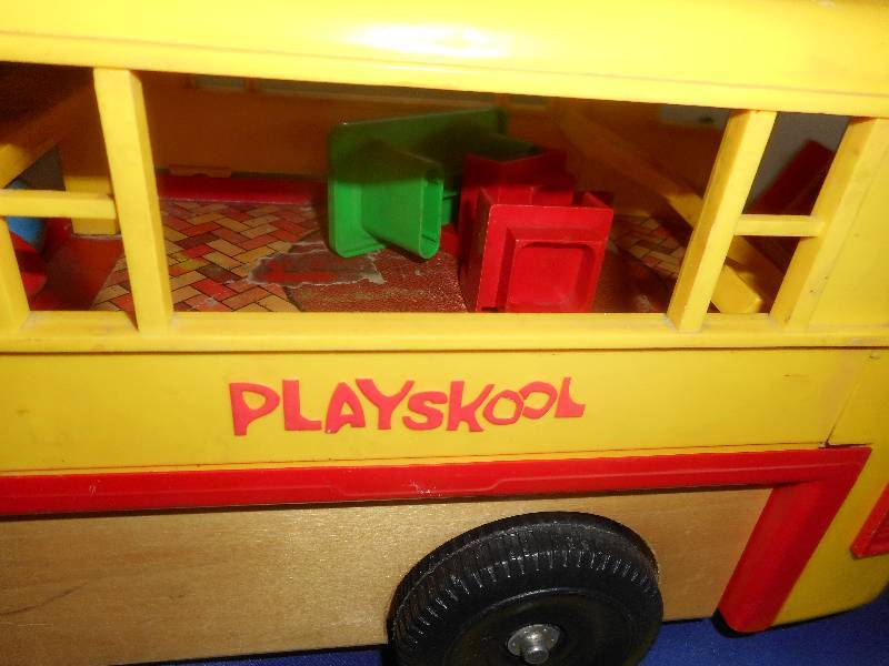COLLECTIBLE PLAY SCHOOL BUS