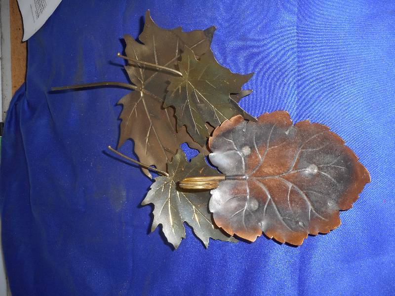 VINTAGE METAL LEAVES