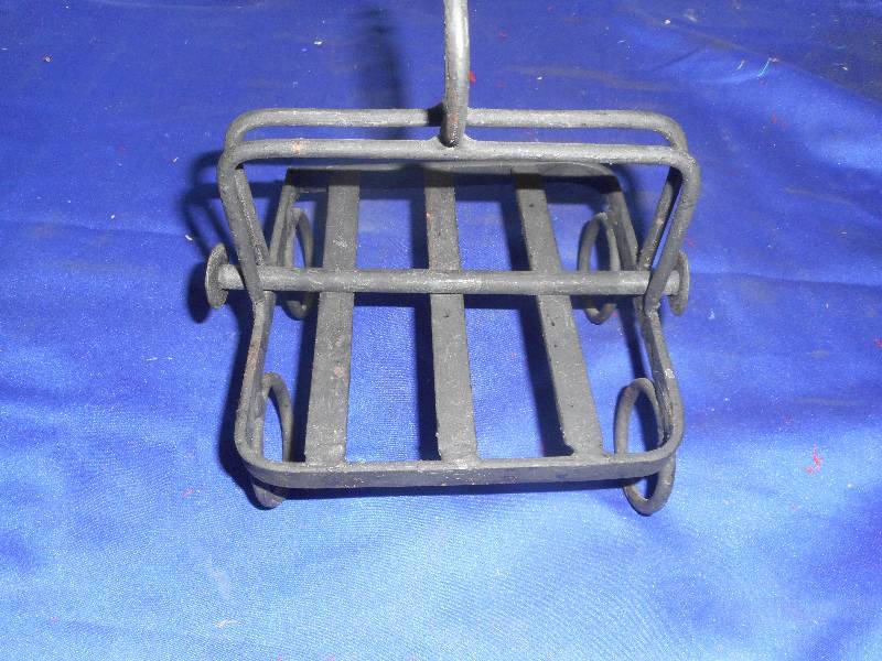 ANTIQUE CAST IRON KNAPKIN HOLDER