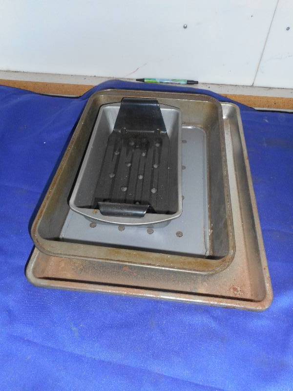 BAKING PANS