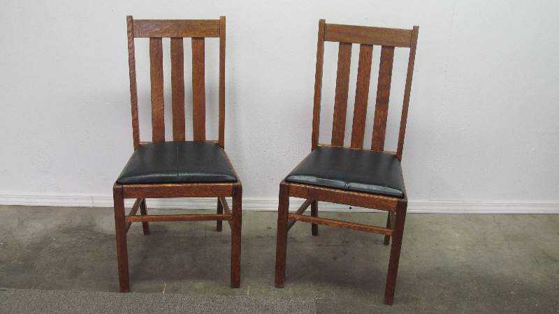 lot 12 image: Matching Pair of Antique Oak Side Chairs wLeather Seats