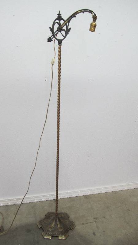 lot 17 image: Vintage Ornate Brass Bridge Lamp