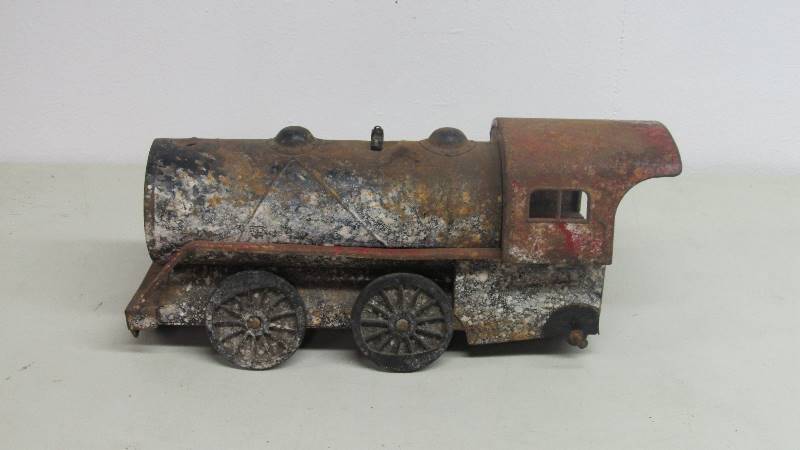 lot 23 image: Vintage COR-COR Toys Pressed Steel Locomotive Engine (AS IS)