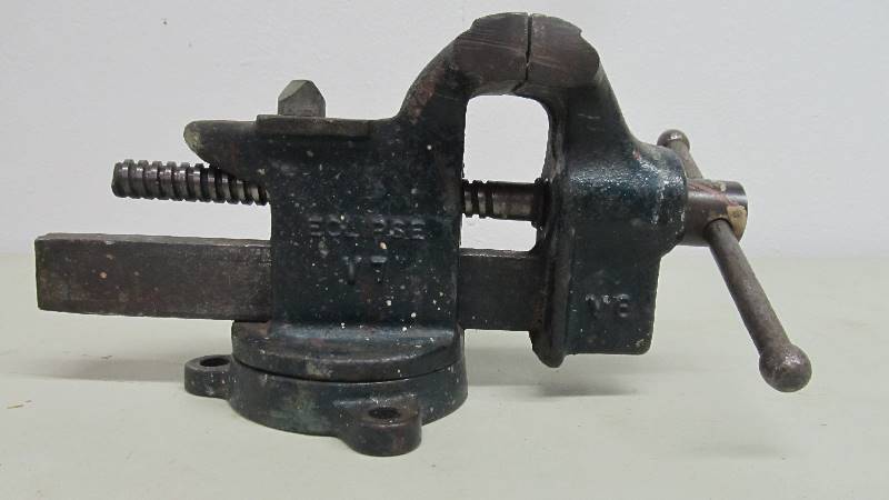 lot 44 image: Larger Vintage Eclipse Swivel Bench Vise