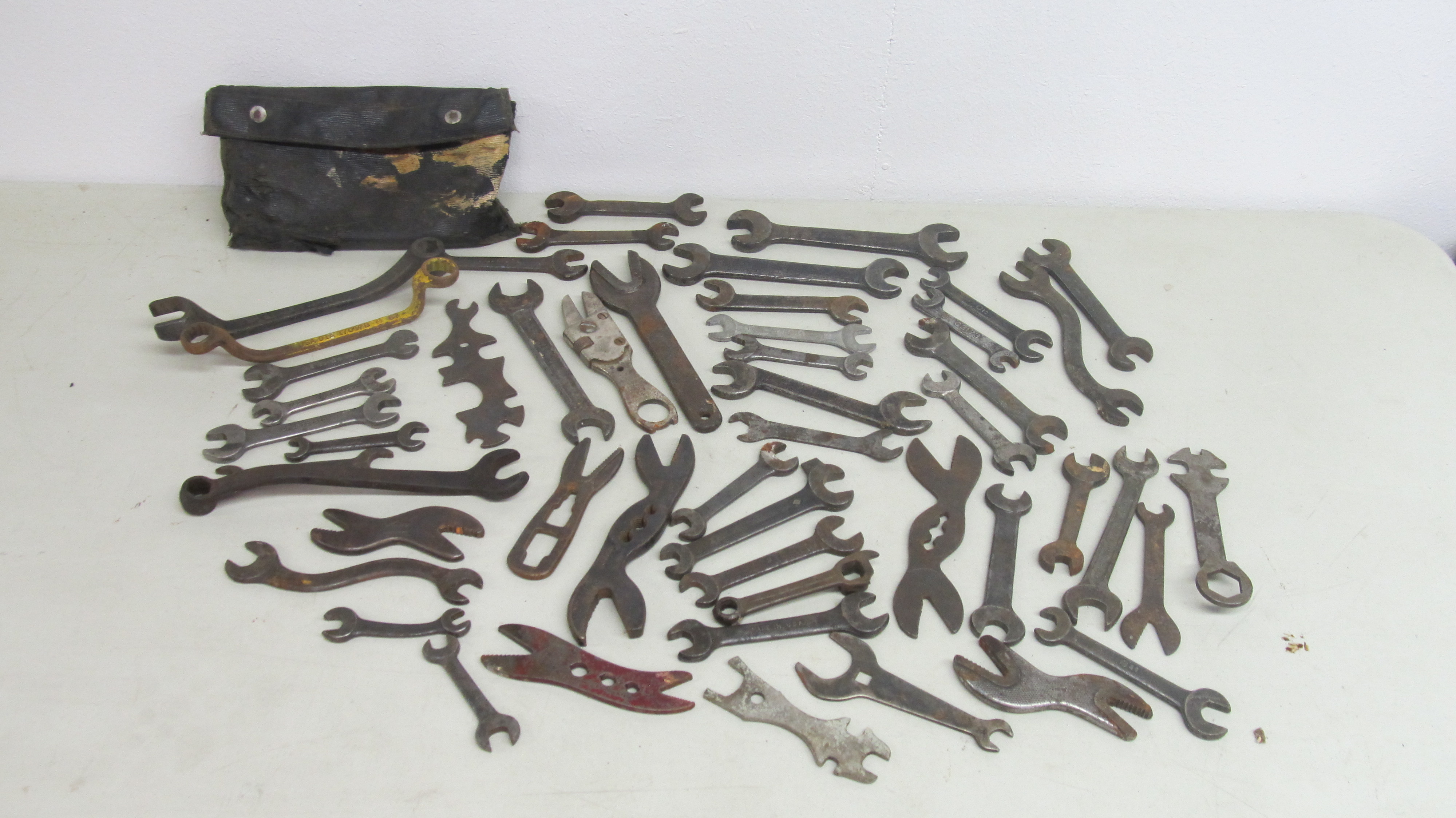 lot 45 image: Large Collection of Antique Wrenches Including Ford