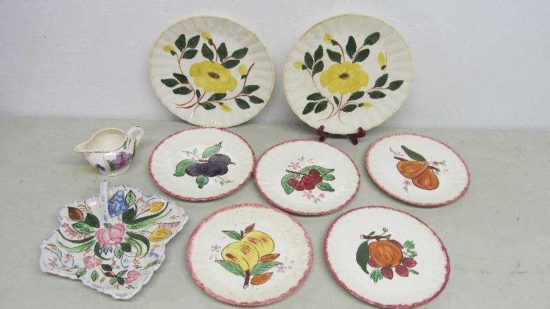 lot 69 image: Southern Potteries Blue Ridge China Serving set