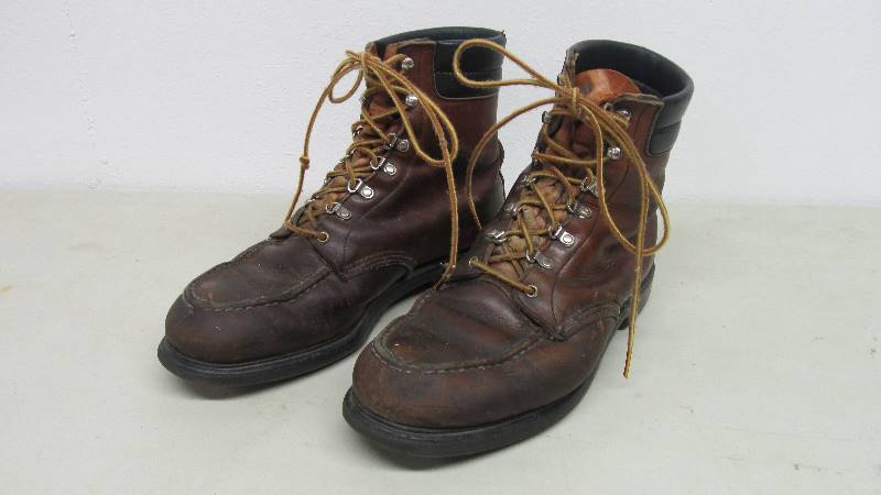 lot 70 image: Vintage Red Wing Leather Work Boots Size 11.5D