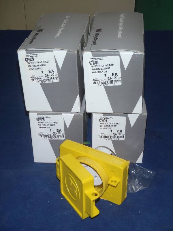 Flip Lid Female Receptacle x4