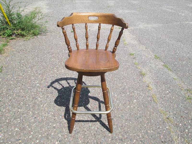lot 10 image: Maple Stool