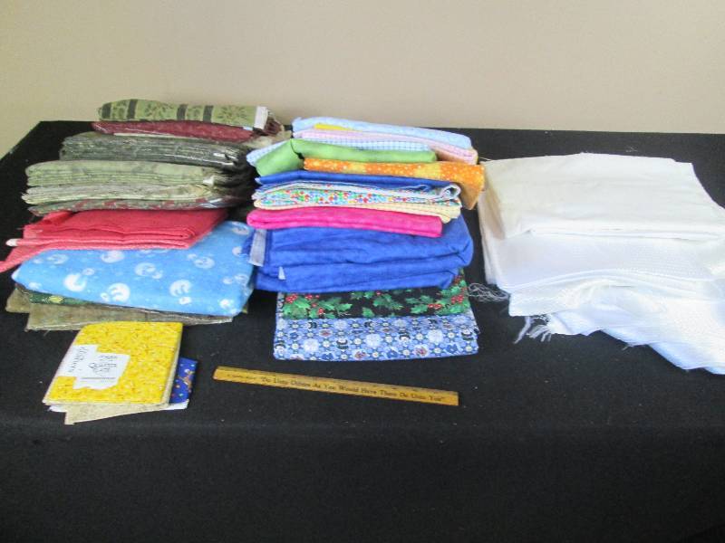 lot 28 image: Tote Full of Quilting Fabric