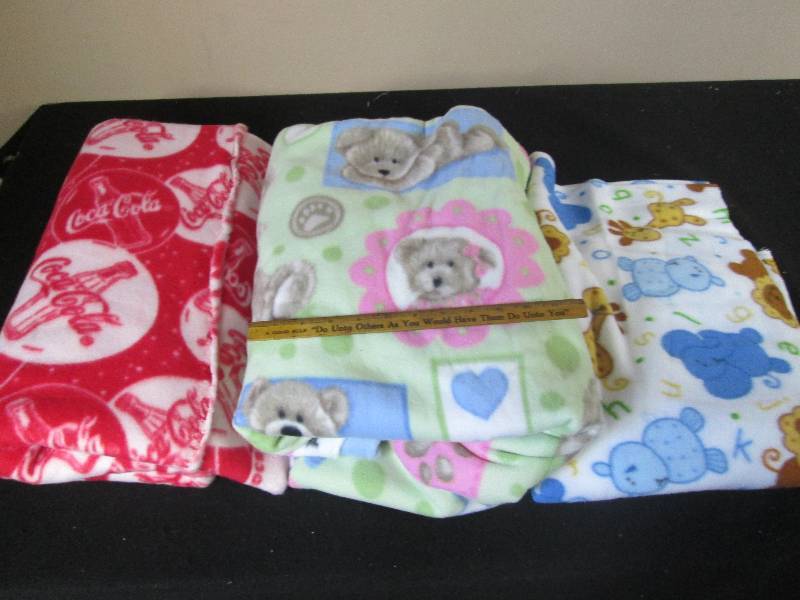 lot 36 image: Fleece Material