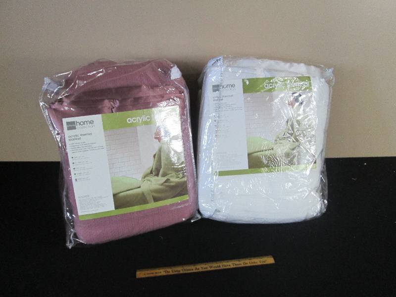 lot 51 image: 2 Thermal Blankets
