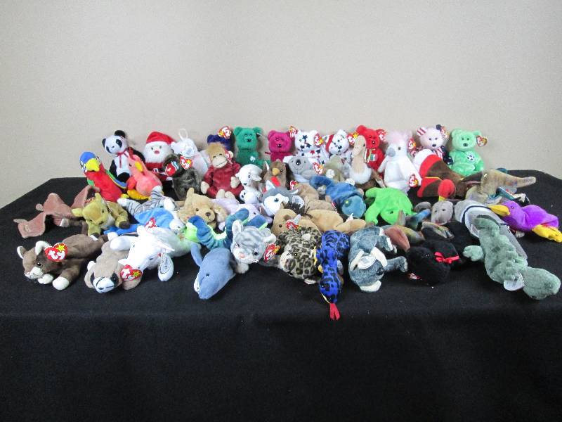 lot 68 image: Group of Beanie Babies