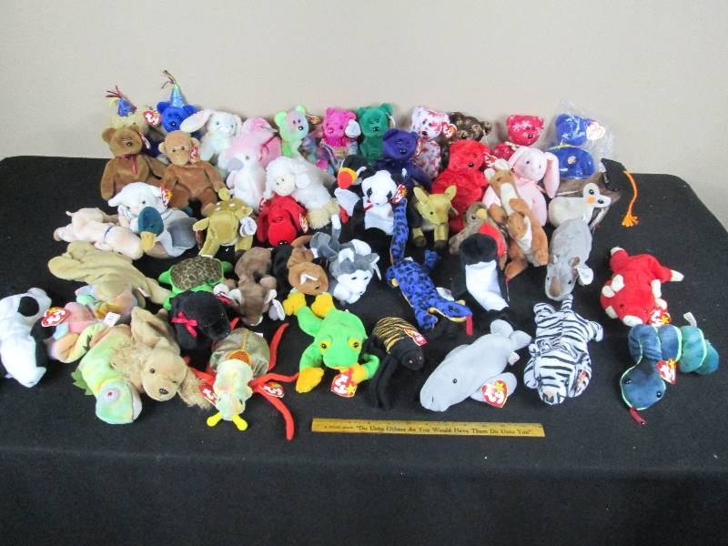 lot 71 image: Group of Beanie Babies