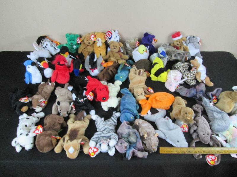 lot 73 image: Group of Beanie Babies
