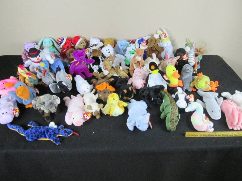 lot 74 image: Group of Beanie Babies