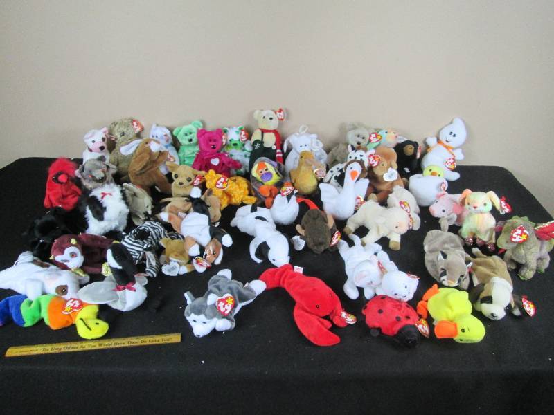 lot 75 image: Group of Beanie Babies