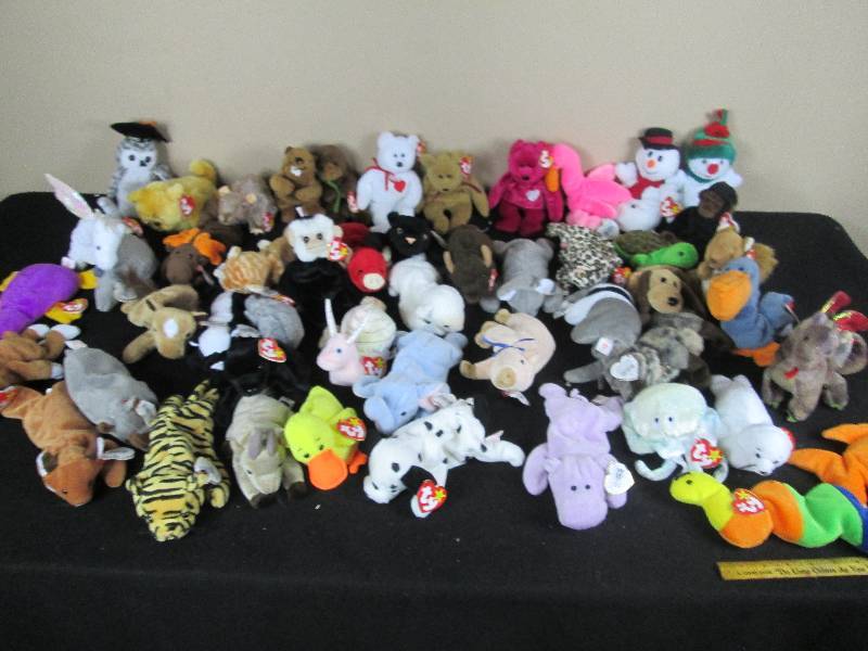 lot 76 image: Group of Beanie Babies