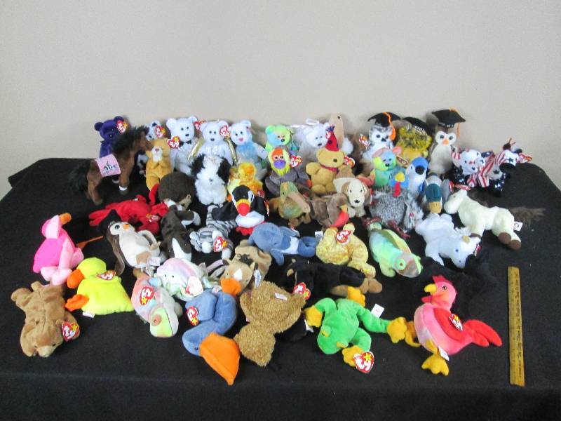 lot 69 image: Group of Beanie Babies