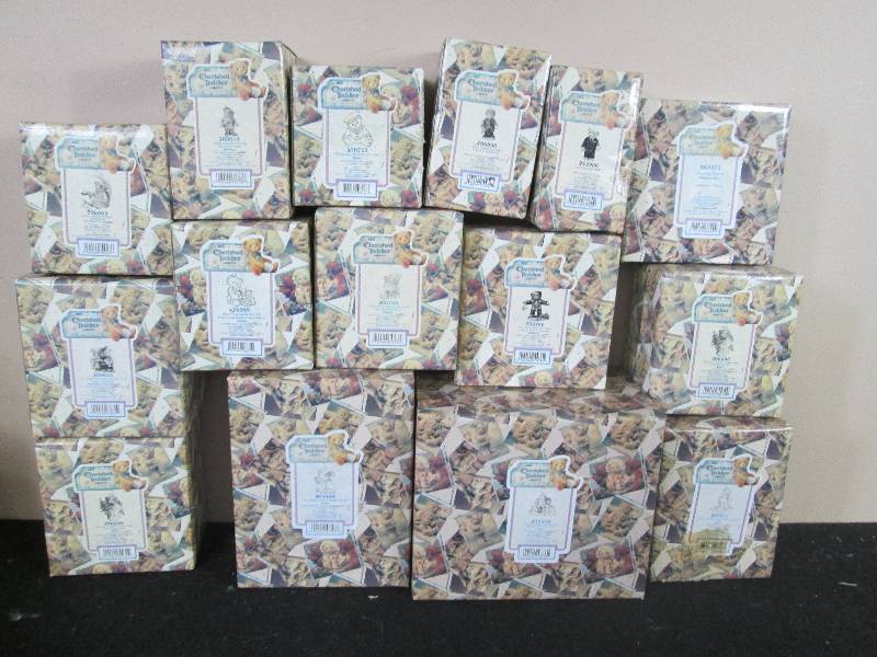 lot 96 image: Cherished Teddies