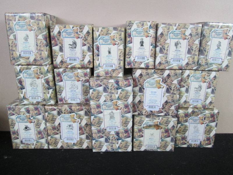 lot 99 image: Cherished Teddies