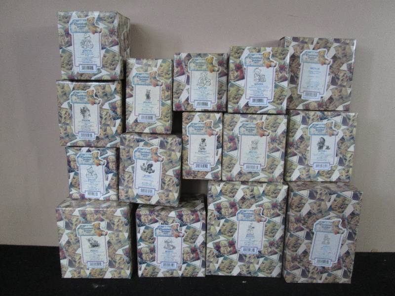 lot 100 image: Cherished Teddies
