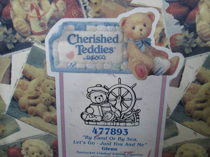 lot 104 image: Cherished Teddies