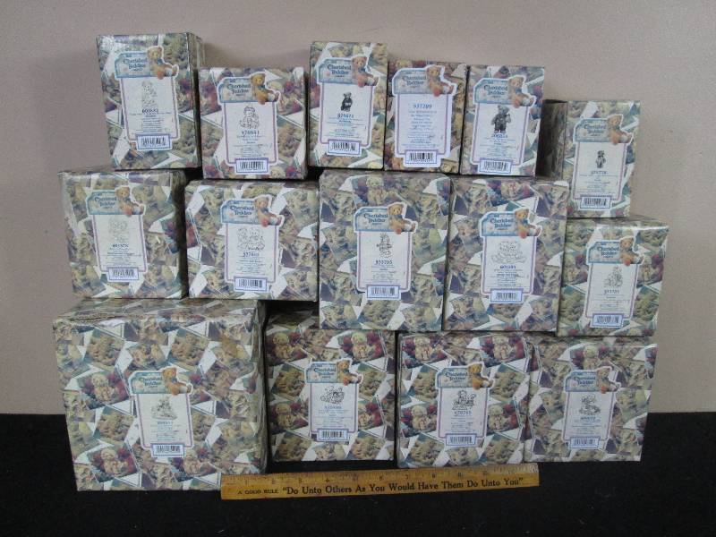 lot 105 image: Cherished Teddies