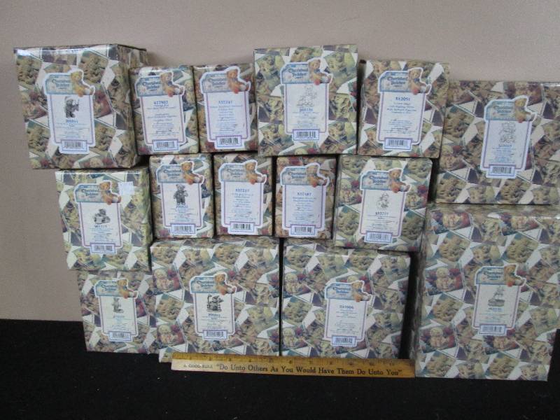 lot 107 image: Cherished Teddies