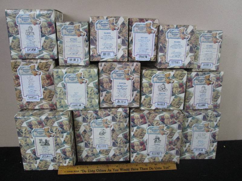 lot 109 image: Cherished Teddies