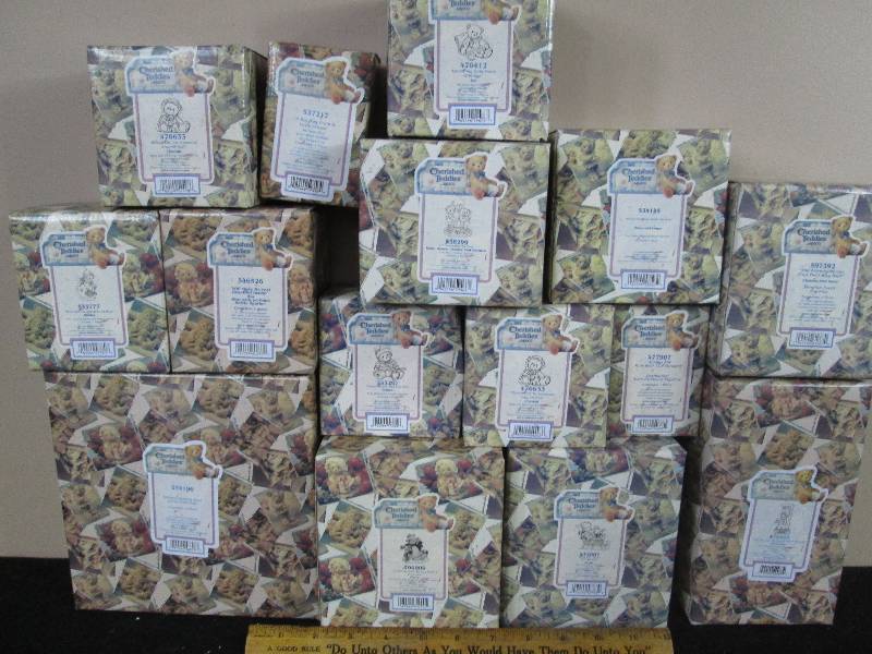 lot 110 image: Cherished Teddies