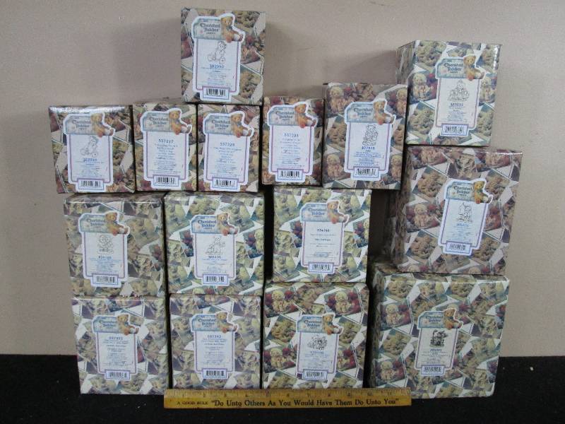 lot 114 image: Cherished Teddies