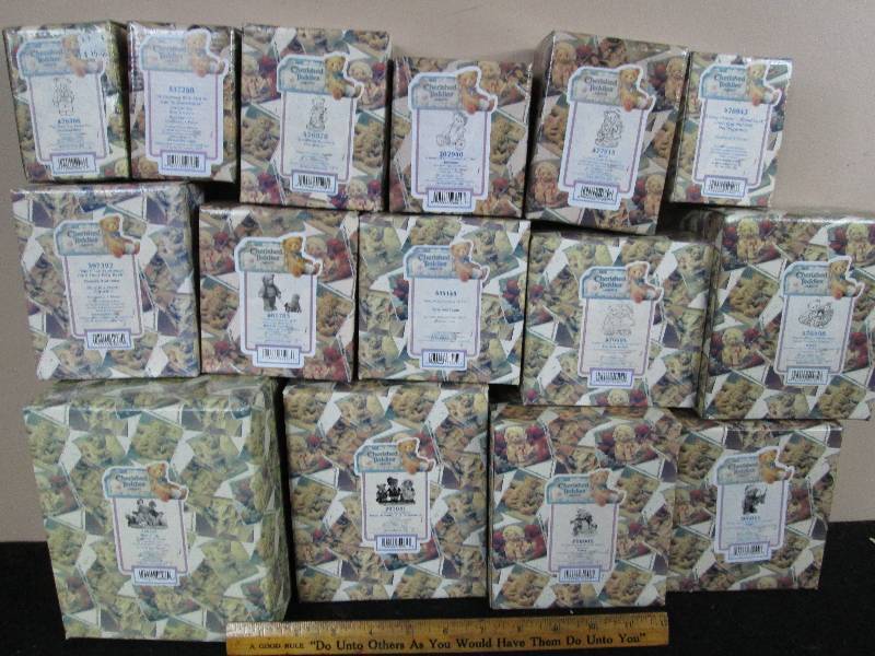 lot 115 image: Cherished Teddies