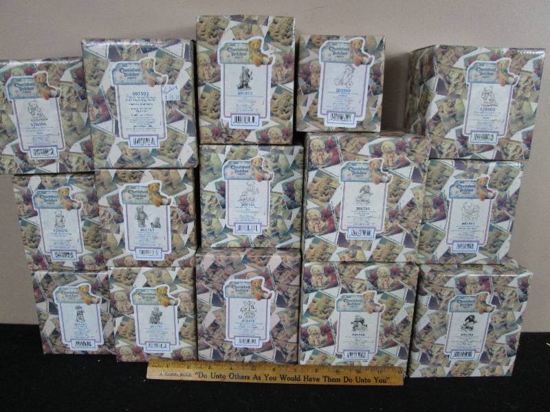 lot 116 image: Cherished Teddies