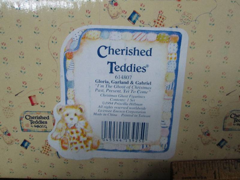 lot 135 image: Cherished Teddies