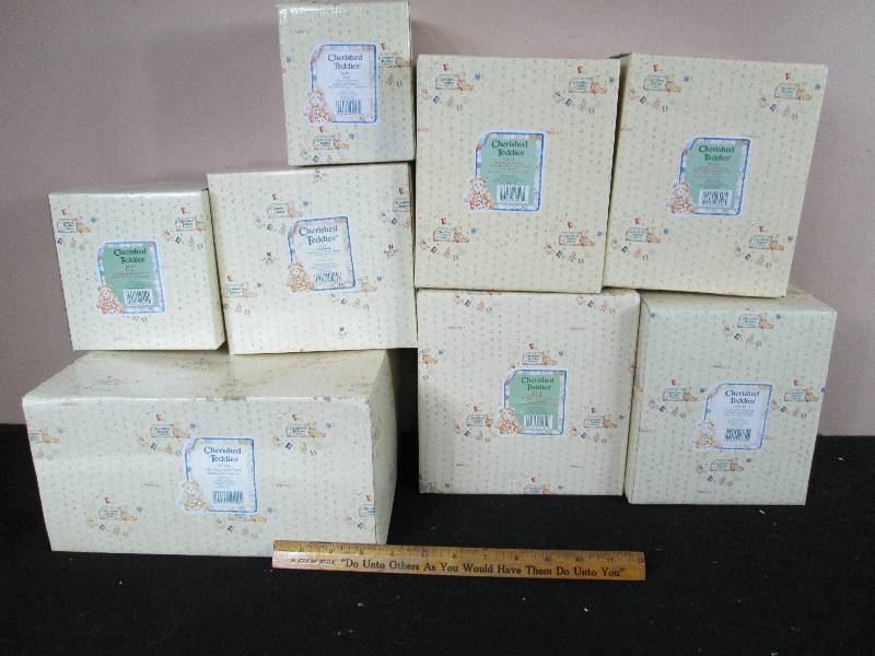 lot 138 image: Cherished Teddies
