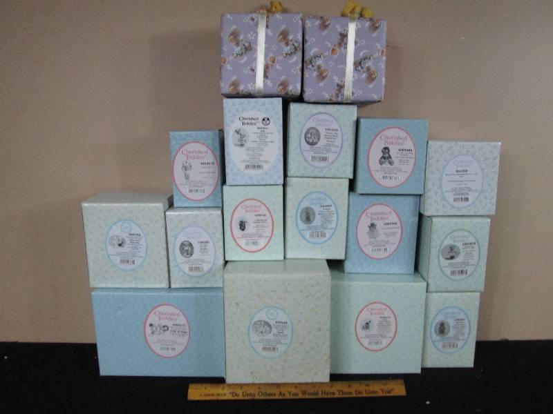 lot 143 image: Cherished Teddies With 2 Mystery Boxes
