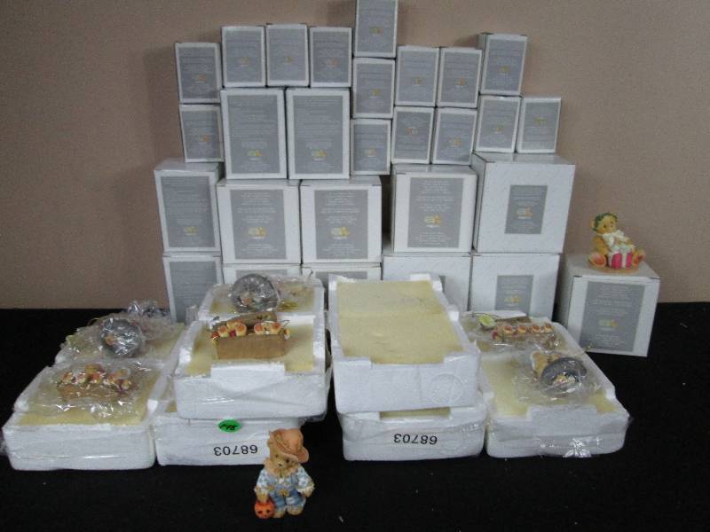 lot 148 image: Cherished Teddies
