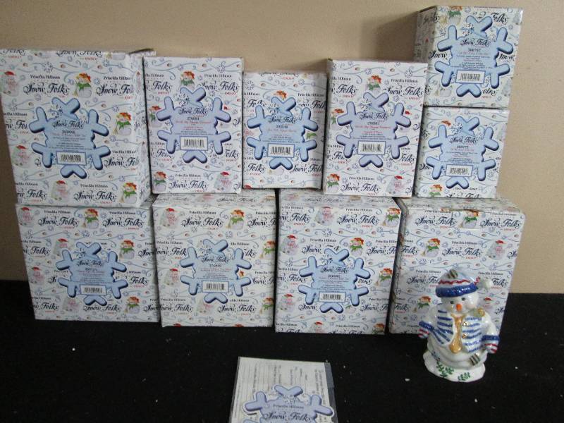 lot 155 image: Snow Folks Figures