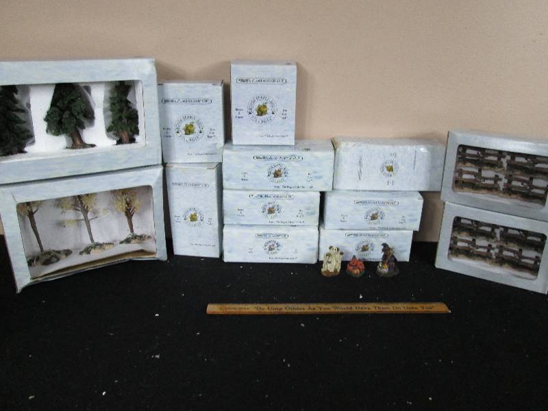 lot 163 image: Boyds Bearly Built Village