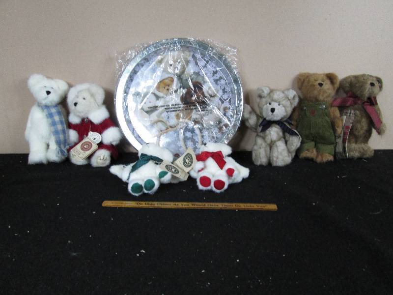 lot 165 image: Boyds Bears Bears