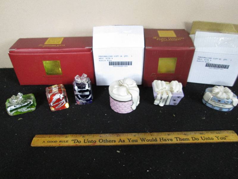 lot 167 image: Lenox Christmas Presents