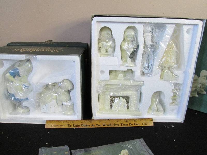 lot 179 image: Snowbabies