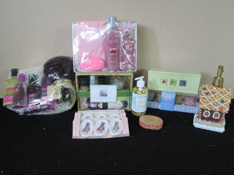 lot 211 image: Bath and Body Products