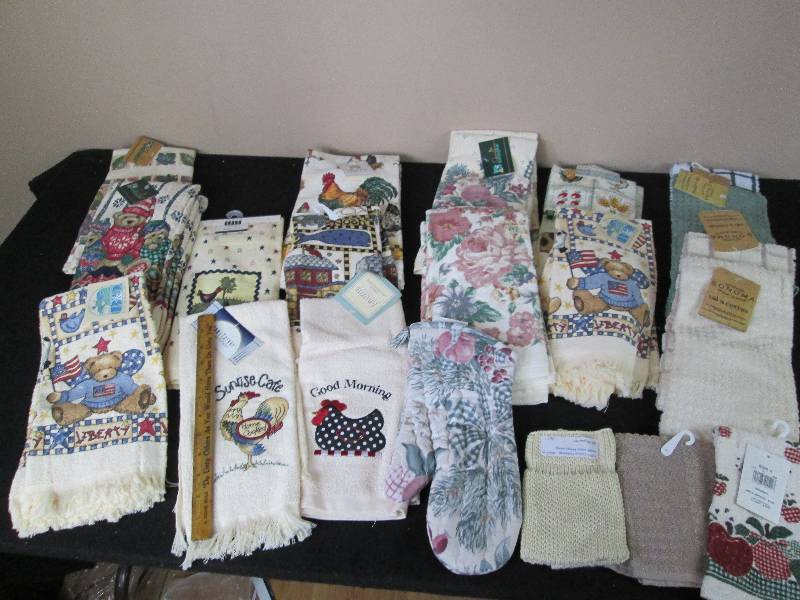 lot 219 image: Dish Towels
