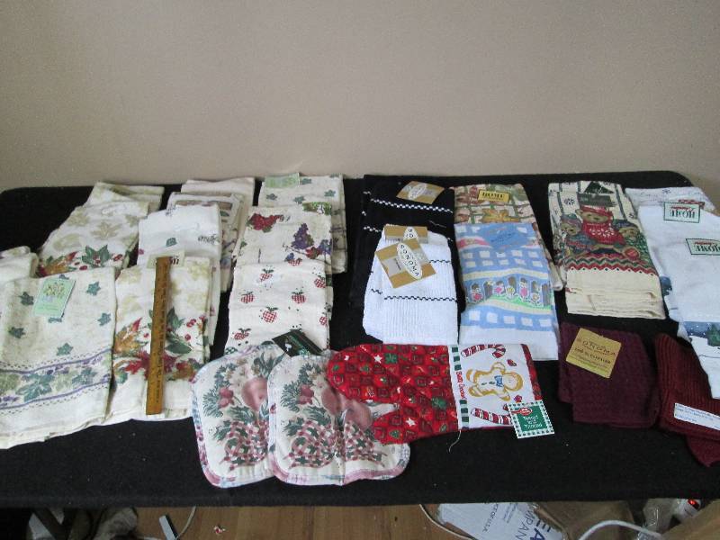 lot 220 image: Dish Towels