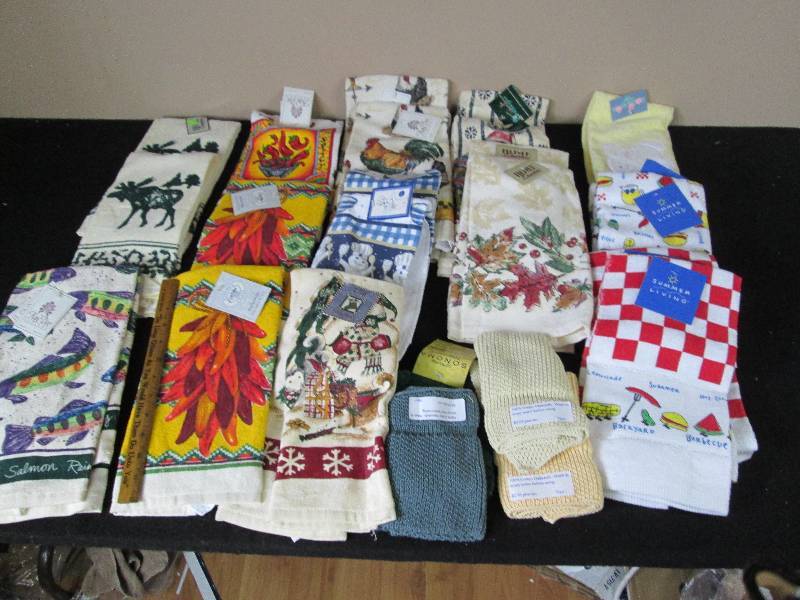 lot 221 image: Dish Towels