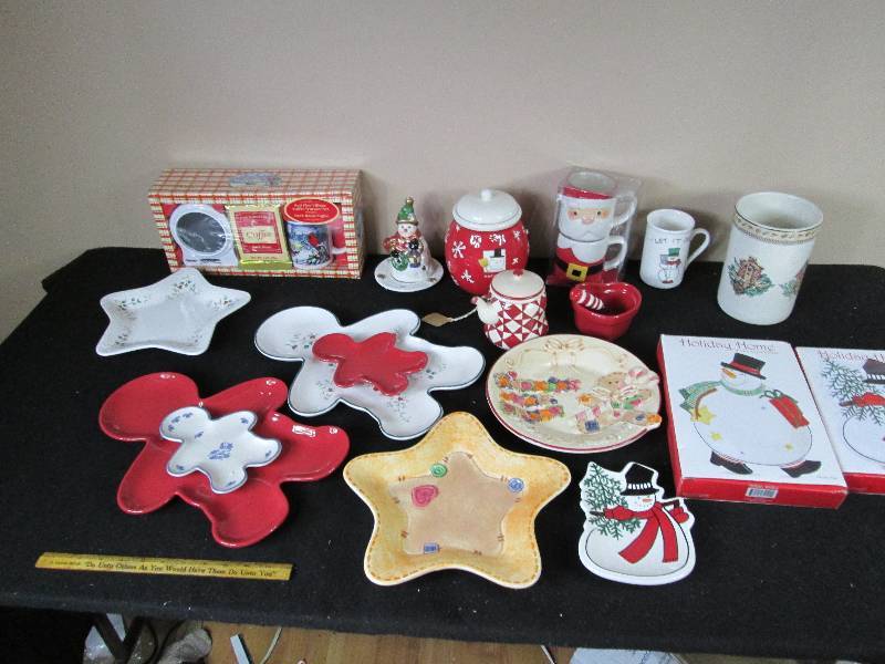 lot 226 image: Christmas Kitchen